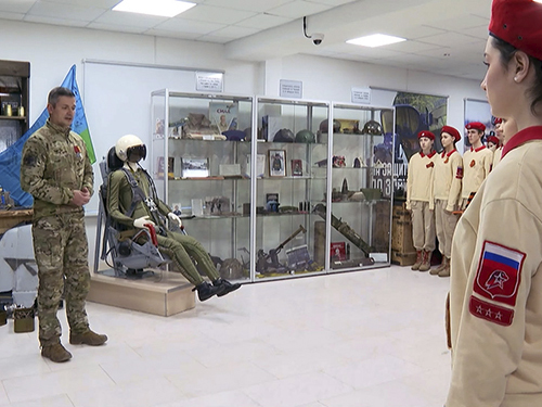Выставка оружия из зоны СВО открылась в музее-диораме Воронежа. Экспонаты там даже разрешают потрогать руками